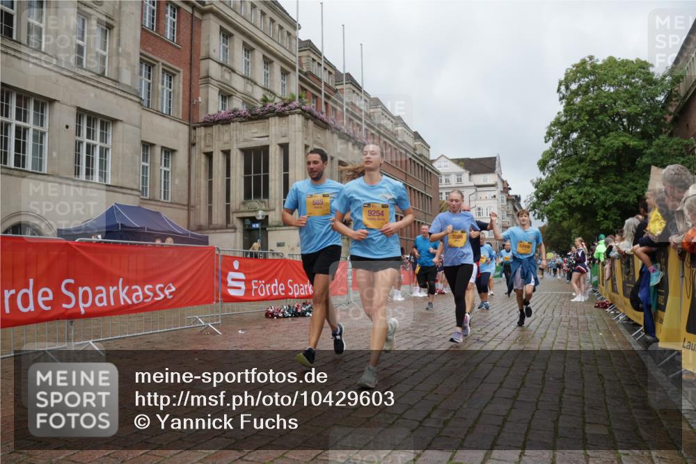 13.09.2026 - Kiel Lauf Yannick Fuchs http://msf.ph/oto/10429603 13.09.2026 11:10:42 Ziel 586, 1334, 2134, 2175, 2176, 2177, 3716, 6409, 8491, 9206, 9406, 9916, 10090, 10101, 10550, 585, 678, 1937, 2630, 3086, 3245, 5371, 6476, 9102, 9254, 10704, 11060, 11576, 12008, 12016, 12178, 12698, 1523, 2512, 2628, 5920, 6670, 6756, 7930, 8468, 10380, 10661, 11600, 11644, 585, 3086, 3227, 4063, 5371, 9168, 9254, 10154, 11013, 11884, 12008, 12016 meine-sportfotos.de