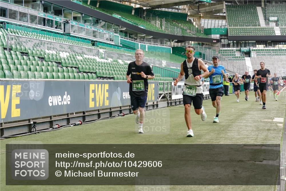 13.09.2026 - 21. swb-Marathon Bremen Michael Burmester http://msf.ph/oto/10429606 13.09.2026 13:03:23 Laufen im Stadion 150, 209, 210, 488, 596, 722, 725, 762, 881, 936, 940, 1014, 1163, 1250, 1343, 1458, 1460, 1479, 1611, 1649, 1653, 1771, 2223, 2276, 2292, 2345, 2364, 2378, 2421, 2434, 2513, 2625, 2666, 2668, 2779, 2851, 2891, 2900, 2934, 2977, 2987, 3013, 3044, 3114, 3135, 3163, 3164, 3187, 3248, 3258, 3294, 3334, 3360, 3392, 3402, 3454, 3460, 3496, 3510, 3576, 3579, 3585, 3597, 3603, 3618, 3721, 3846, 3852, 3859, 3893, 3938, 3970, 3983, 4000, 4077, 4133, 4506, 4558 meine-sportfotos.de