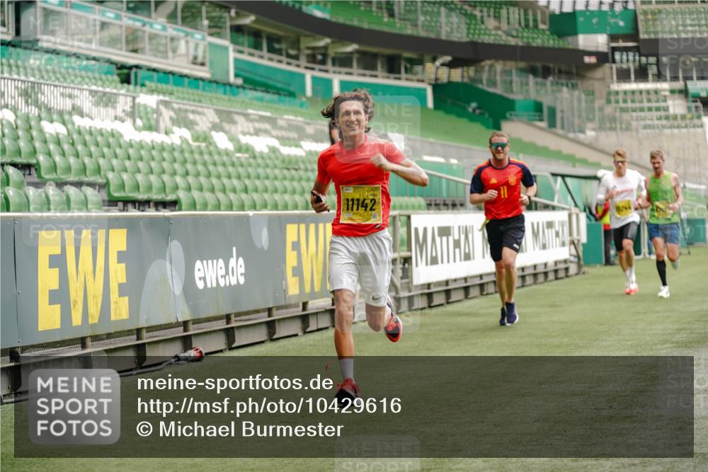 13.09.2026 - 21. swb-Marathon Bremen Michael Burmester http://msf.ph/oto/10429616 13.09.2026 10:20:54 Laufen im Stadion 10244, 10261, 10262, 10818, 10961, 10994, 11067, 11068, 11142, 11176, 11197, 11418, 11512, 11964, 12289, 12324, 12358, 12413, 12456, 12513, 12520, 12540, 13505, 13514, 13540, 13548, 13558, 13560, 13568, 13575, 13583, 13588, 13590, 13601, 13605, 13606, 13608, 13610, 13619, 13633, 13637, 10597, 12272, 12457, 12458, 13501, 13504, 13510, 13515, 13517, 13522, 13542, 13547, 13554, 13561, 13567, 13579, 13623, 13635 meine-sportfotos.de