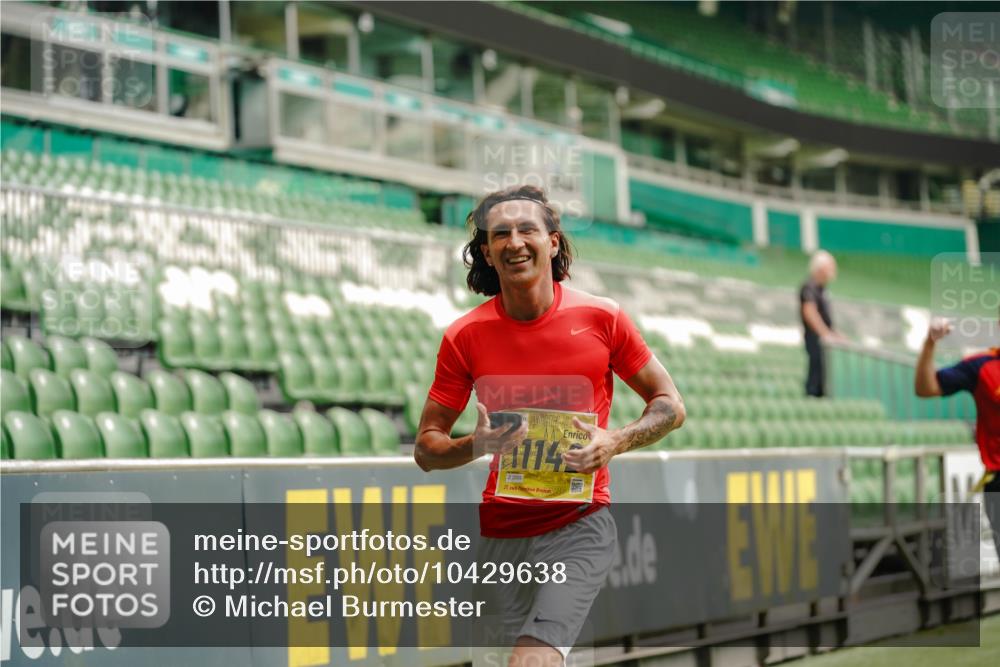 13.09.2026 - 21. swb-Marathon Bremen Michael Burmester http://msf.ph/oto/10429638 13.09.2026 10:20:55 Laufen im Stadion 10244, 10261, 10262, 10818, 10961, 10994, 11067, 11068, 11142, 11176, 11197, 11418, 11512, 11964, 12289, 12324, 12358, 12413, 12456, 12513, 12520, 12540, 13505, 13514, 13540, 13548, 13558, 13560, 13568, 13575, 13583, 13588, 13590, 13601, 13605, 13606, 13608, 13610, 13619, 13633, 13637, 10597, 12272, 12457, 12458, 13501, 13504, 13510, 13515, 13517, 13522, 13542, 13547, 13554, 13561, 13567, 13579, 13623, 13635 meine-sportfotos.de