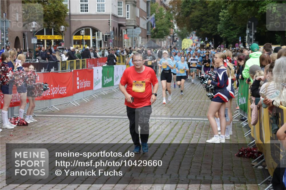 13.09.2026 - Kiel Lauf Yannick Fuchs http://msf.ph/oto/10429660 13.09.2026 11:10:50 Ziel 1523, 5920, 6409, 6670, 6756, 7930, 8468, 8491, 10090, 10380, 10550, 11600, 586, 678, 1334, 2134, 2175, 2176, 2177, 2630, 3245, 3716, 6476, 9206, 9406, 9916, 10090, 10101, 10704, 11060, 11576, 12178, 12698, 2251, 2512, 2628, 4019, 5341, 6852, 7473, 8826, 10661, 11644, 585, 1937, 3086, 5371, 9102, 9254, 12008, 12016, 12178, 12698 meine-sportfotos.de