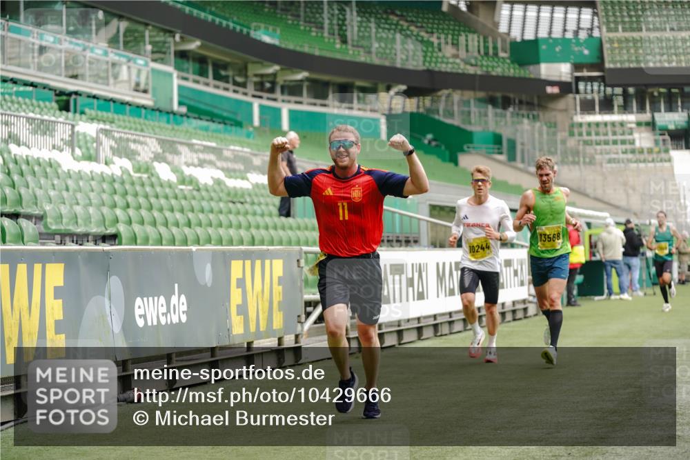 13.09.2026 - 21. swb-Marathon Bremen Michael Burmester http://msf.ph/oto/10429666 13.09.2026 10:20:56 Laufen im Stadion 10244, 10261, 10262, 10818, 10961, 10994, 11067, 11068, 11142, 11176, 11197, 11418, 11512, 11964, 12289, 12324, 12358, 12413, 12456, 12513, 12520, 12540, 13505, 13514, 13540, 13548, 13558, 13560, 13568, 13575, 13583, 13588, 13590, 13601, 13605, 13606, 13608, 13610, 13619, 13633, 13637, 10597, 12272, 12457, 12458, 13501, 13504, 13510, 13515, 13517, 13522, 13542, 13547, 13554, 13561, 13567, 13579, 13623, 13635 meine-sportfotos.de