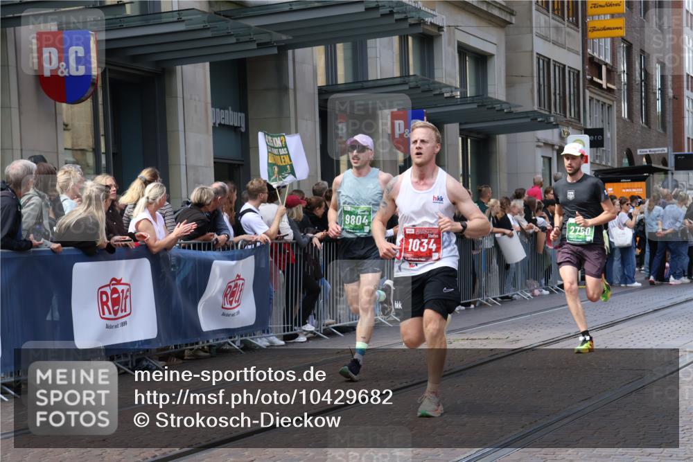 13.09.2026 - 21. swb-Marathon Bremen Strokosch-Dieckow http://msf.ph/oto/10429682 13.09.2026 13:09:35 Ziel 195, 538, 567, 623, 1723, 1975, 2020, 2750, 4781, 4782, 5627, 8835, 9241, 9277, 9804, 9817, 1034, 1241, 3197, 4473, 4782, 4895, 5111, 6652, 8759, 9789, 9866, 9904 meine-sportfotos.de