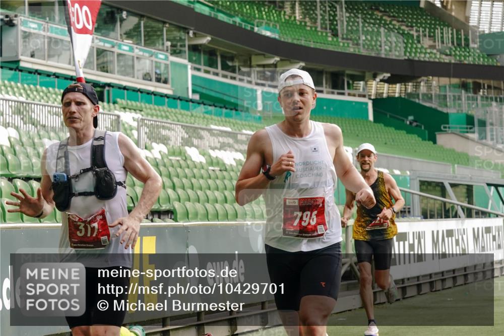 13.09.2026 - 21. swb-Marathon Bremen Michael Burmester http://msf.ph/oto/10429701 13.09.2026 12:12:22 Laufen im Stadion 317, 443, 614, 796, 1651, 692 meine-sportfotos.de