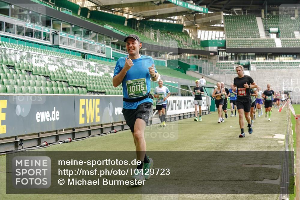 13.09.2026 - 21. swb-Marathon Bremen Michael Burmester http://msf.ph/oto/10429723 13.09.2026 13:03:26 Laufen im Stadion 209, 210, 488, 596, 722, 725, 762, 881, 936, 940, 1014, 1163, 1250, 1343, 1458, 1460, 1479, 1611, 1649, 1653, 1771, 2223, 2276, 2292, 2345, 2364, 2378, 2421, 2434, 2513, 2625, 2666, 2668, 2779, 2851, 2891, 2900, 2934, 2977, 3013, 3044, 3114, 3135, 3163, 3164, 3187, 3248, 3258, 3294, 3334, 3360, 3402, 3425, 3454, 3460, 3496, 3510, 3576, 3579, 3585, 3597, 3603, 3618, 3721, 3846, 3852, 3859, 3893, 3938, 3970, 3983, 4000, 4077, 4133, 4506, 4558 meine-sportfotos.de