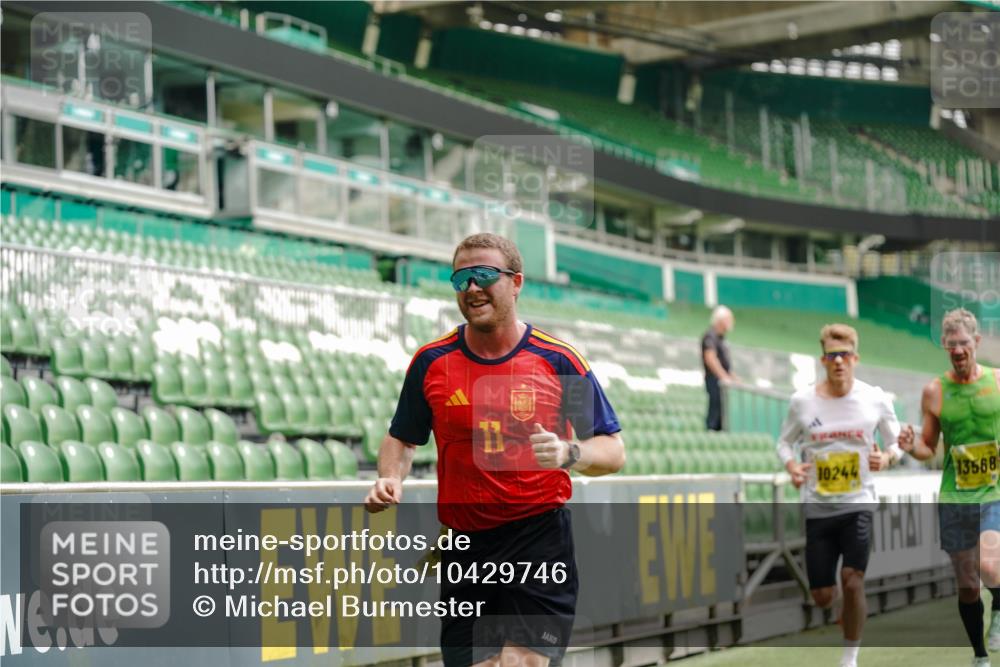 13.09.2026 - 21. swb-Marathon Bremen Michael Burmester http://msf.ph/oto/10429746 13.09.2026 10:20:57 Laufen im Stadion 10244, 10261, 10262, 10818, 10961, 10994, 11067, 11068, 11142, 11176, 11197, 11418, 11512, 11964, 12289, 12324, 12358, 12413, 12456, 12513, 12520, 12540, 13505, 13514, 13540, 13548, 13558, 13560, 13568, 13575, 13583, 13588, 13590, 13601, 13605, 13606, 13608, 13610, 13619, 13633, 13637, 10597, 12272, 12457, 12458, 13501, 13504, 13510, 13515, 13517, 13522, 13542, 13543, 13547, 13554, 13561, 13567, 13579, 13623, 13635 meine-sportfotos.de