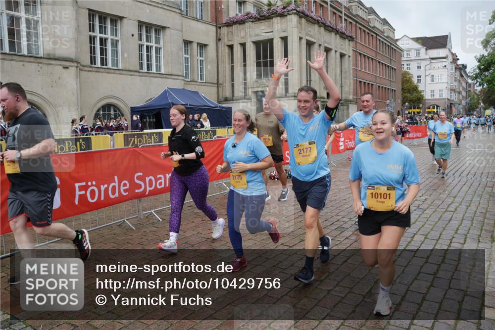 13.09.2026 - Kiel Lauf Yannick Fuchs http://msf.ph/oto/10429756 13.09.2026 11:11:10 Ziel 2251, 4019, 5341, 6852, 7473, 8314, 8315, 8826, 11934, 586, 1334, 1523, 2175, 2176, 2177, 2512, 2628, 3716, 5920, 6409, 6670, 6756, 7930, 8468, 8491, 9916, 10090, 10101, 10380, 10550, 10661, 11600, 11644, 1079, 1460, 1655, 2192, 3346, 4090, 4589, 5869, 7181, 7431, 8127, 9693, 10067, 10882, 11361, 11417, 11719, 11947, 12845, 586, 678, 1334, 2134, 2175, 2176, 2177, 3245, 3716, 6476, 9206, 9406, 9916, 10101, 11576 meine-sportfotos.de