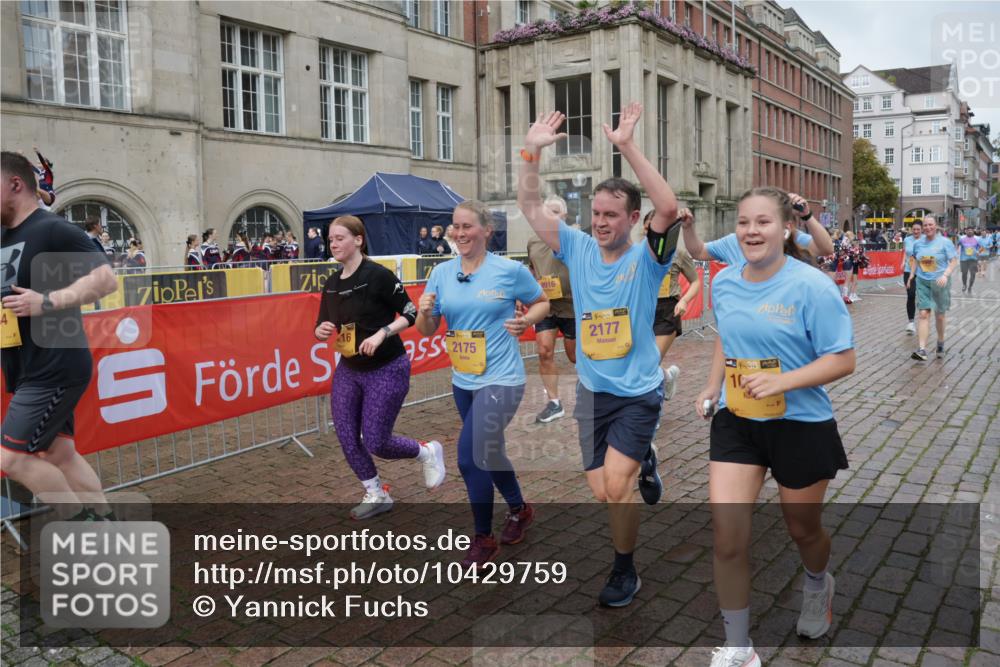 13.09.2026 - Kiel Lauf Yannick Fuchs http://msf.ph/oto/10429759 13.09.2026 11:11:10 Ziel 2251, 4019, 5341, 6852, 7473, 8314, 8315, 8826, 11934, 586, 1334, 1523, 2175, 2176, 2177, 2512, 2628, 3716, 5920, 6409, 6670, 6756, 7930, 8468, 8491, 9916, 10090, 10101, 10380, 10550, 10661, 11600, 11644, 1079, 1460, 1655, 2192, 3346, 4090, 4589, 5869, 7181, 7431, 8127, 9693, 10067, 10882, 11361, 11417, 11719, 11947, 12845, 586, 678, 1334, 2134, 2175, 2176, 2177, 3245, 3716, 6476, 9206, 9406, 9916, 10101, 11576 meine-sportfotos.de
