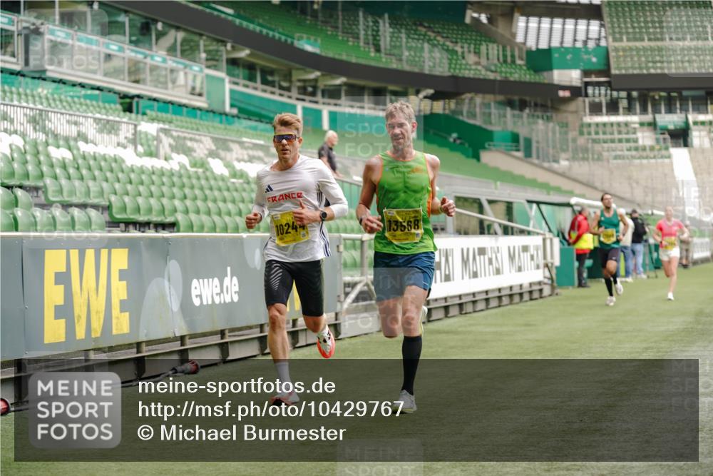 13.09.2026 - 21. swb-Marathon Bremen Michael Burmester http://msf.ph/oto/10429767 13.09.2026 10:20:58 Laufen im Stadion 10244, 10261, 10262, 10818, 10961, 10994, 11067, 11068, 11142, 11176, 11197, 11418, 11512, 11964, 12289, 12324, 12358, 12413, 12456, 12513, 12520, 12540, 13505, 13514, 13540, 13548, 13558, 13560, 13568, 13575, 13583, 13588, 13590, 13601, 13605, 13606, 13608, 13610, 13619, 13633, 13637, 10597, 12272, 12457, 12458, 13501, 13504, 13510, 13515, 13517, 13522, 13542, 13543, 13547, 13554, 13561, 13567, 13579, 13623, 13635 meine-sportfotos.de
