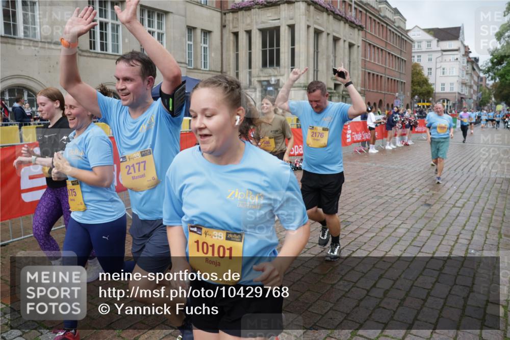 13.09.2026 - Kiel Lauf Yannick Fuchs http://msf.ph/oto/10429768 13.09.2026 11:11:11 Ziel 2192, 2251, 4019, 5341, 6852, 7473, 8314, 8315, 8826, 11934, 11947, 586, 1334, 1523, 2175, 2176, 2177, 2512, 2628, 3716, 5920, 6409, 6670, 6756, 7930, 8468, 8491, 9916, 10090, 10101, 10380, 10550, 10661, 11600, 11644, 1079, 1460, 1655, 3346, 4090, 4589, 5869, 7181, 7431, 8127, 9693, 10067, 10882, 11361, 11417, 11719, 12845, 586, 1334, 2134, 2175, 2176, 2177, 3245, 3716, 6476, 9206, 9406, 9916, 10101, 11576 meine-sportfotos.de