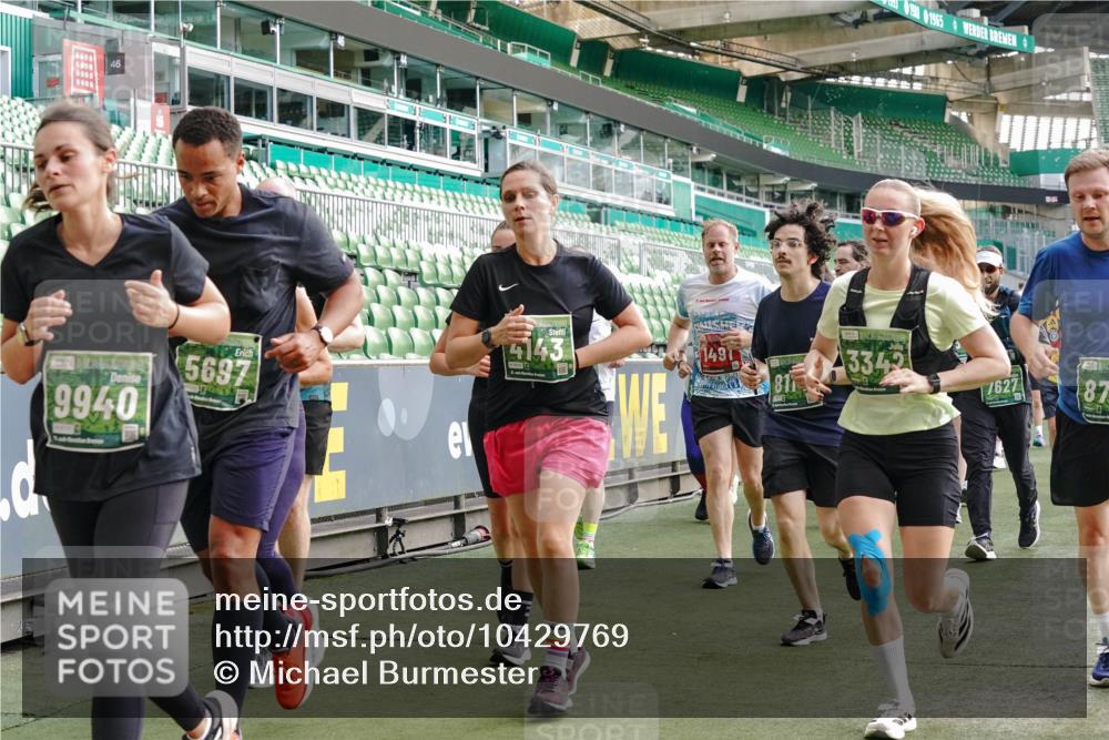 13.09.2026 - 21. swb-Marathon Bremen Michael Burmester http://msf.ph/oto/10429769 13.09.2026 13:27:20 Laufen im Stadion 111, 186, 202, 357, 364, 390, 478, 597, 726, 829, 833, 888, 925, 1077, 1220, 1283, 1412, 1473, 1496, 1530, 1608, 1618, 1700, 1769, 1958, 1961, 1984, 2236, 2273, 2309, 2382, 2384, 2388, 2404, 2428, 2502, 2507, 2508, 2542, 2558, 2576, 2582, 2592, 2656, 2675, 2725, 2748, 2817, 2875, 2876, 2923, 2965, 2970, 3045, 3047, 3050, 3073, 3084, 3184, 3219, 3359, 3433, 3540, 3592, 3629, 3756, 3885, 3907, 3978, 4457, 4660 meine-sportfotos.de