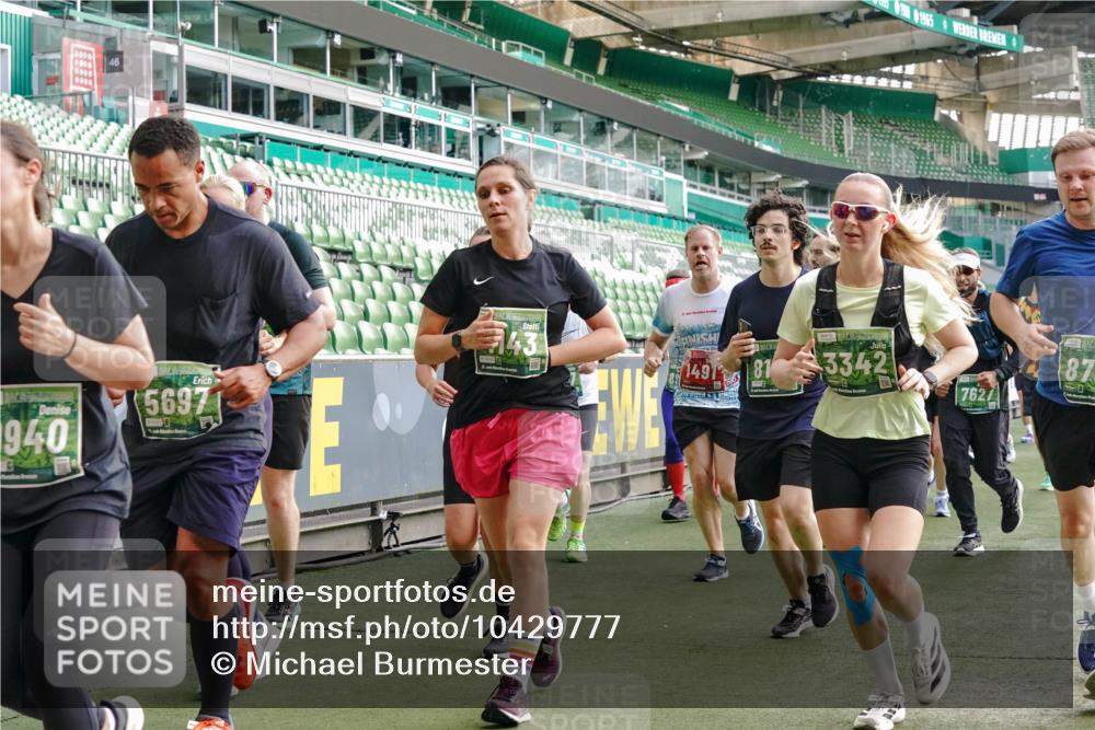13.09.2026 - 21. swb-Marathon Bremen Michael Burmester http://msf.ph/oto/10429777 13.09.2026 13:27:20 Laufen im Stadion 111, 186, 202, 357, 364, 390, 478, 597, 726, 829, 833, 888, 925, 1077, 1220, 1283, 1412, 1473, 1496, 1530, 1608, 1618, 1700, 1769, 1958, 1961, 1984, 2236, 2273, 2309, 2382, 2384, 2388, 2404, 2428, 2502, 2507, 2508, 2542, 2558, 2576, 2582, 2592, 2656, 2675, 2725, 2748, 2817, 2875, 2876, 2923, 2965, 2970, 3045, 3047, 3050, 3073, 3084, 3184, 3219, 3359, 3433, 3540, 3592, 3629, 3756, 3885, 3907, 3978, 4457, 4660 meine-sportfotos.de