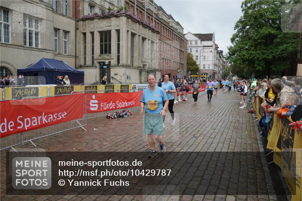13.09.2026 - Kiel Lauf Yannick Fuchs http://msf.ph/oto/10429787 13.09.2026 11:11:13 Ziel 1079, 2192, 2251, 4019, 5341, 6852, 7473, 8314, 8315, 8826, 9693, 10067, 11361, 11934, 11947, 586, 1523, 2512, 2628, 5920, 6409, 6670, 6756, 6852, 7930, 8468, 8491, 10090, 10380, 10550, 10661, 11600, 11644, 1460, 1655, 3346, 4053, 4090, 4589, 5869, 7181, 7431, 8127, 10882, 11417, 11719, 12845, 586, 1334, 2134, 2175, 2176, 2177, 3245, 3716, 6476, 9206, 9406, 9916, 10090, 10101, 10550 meine-sportfotos.de