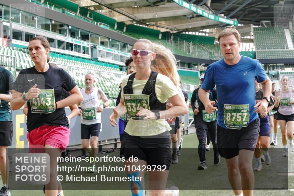 13.09.2026 - 21. swb-Marathon Bremen Michael Burmester http://msf.ph/oto/10429792 13.09.2026 13:27:21 Laufen im Stadion 111, 186, 202, 357, 364, 390, 478, 597, 726, 829, 833, 888, 925, 1077, 1220, 1283, 1412, 1473, 1496, 1530, 1608, 1618, 1700, 1769, 1958, 1961, 1984, 2236, 2273, 2309, 2382, 2384, 2388, 2404, 2428, 2502, 2507, 2508, 2542, 2558, 2576, 2582, 2592, 2656, 2675, 2725, 2748, 2817, 2875, 2876, 2923, 2965, 2970, 3045, 3047, 3050, 3073, 3084, 3184, 3219, 3359, 3433, 3540, 3592, 3629, 3756, 3885, 3907, 3978, 4457, 4660 meine-sportfotos.de