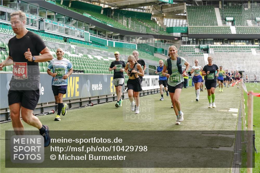 13.09.2026 - 21. swb-Marathon Bremen Michael Burmester http://msf.ph/oto/10429798 13.09.2026 13:03:30 Laufen im Stadion 209, 210, 488, 534, 596, 722, 725, 762, 881, 936, 940, 1014, 1250, 1343, 1458, 1460, 1479, 1611, 1649, 1653, 1771, 2223, 2276, 2292, 2345, 2364, 2378, 2421, 2434, 2513, 2625, 2666, 2668, 2779, 2851, 2891, 2900, 2934, 2977, 3013, 3114, 3135, 3163, 3164, 3187, 3248, 3258, 3360, 3402, 3425, 3454, 3460, 3496, 3510, 3576, 3579, 3585, 3597, 3603, 3618, 3721, 3846, 3852, 3859, 3893, 3938, 3970, 3983, 4000, 4077, 4133, 4506, 4558, 242 meine-sportfotos.de