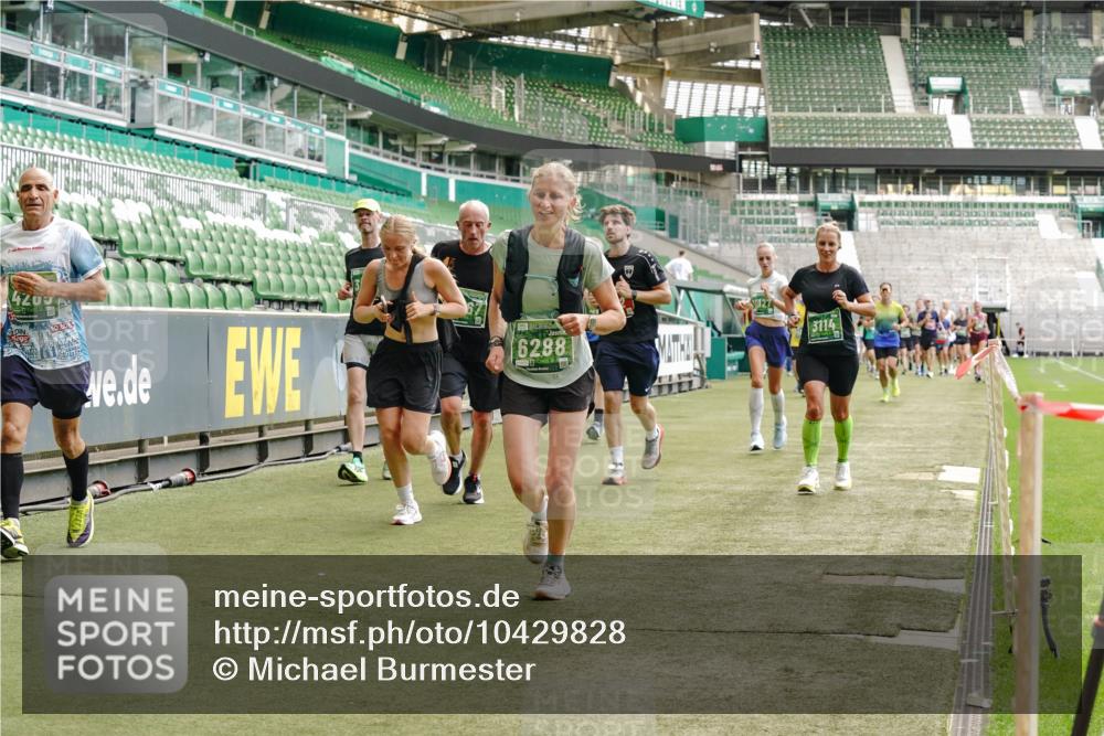13.09.2026 - 21. swb-Marathon Bremen Michael Burmester http://msf.ph/oto/10429828 13.09.2026 13:03:31 Laufen im Stadion 209, 210, 488, 534, 596, 722, 725, 762, 881, 936, 940, 1014, 1250, 1343, 1458, 1460, 1479, 1611, 1649, 1653, 1771, 2223, 2276, 2292, 2345, 2364, 2378, 2421, 2434, 2513, 2625, 2666, 2668, 2779, 2851, 2891, 2900, 2934, 2977, 3013, 3028, 3114, 3135, 3163, 3164, 3258, 3360, 3402, 3425, 3454, 3460, 3496, 3510, 3521, 3576, 3579, 3585, 3597, 3603, 3618, 3721, 3796, 3846, 3852, 3859, 3893, 3938, 3970, 3983, 4000, 4077, 4133, 4506, 4558, 242 meine-sportfotos.de