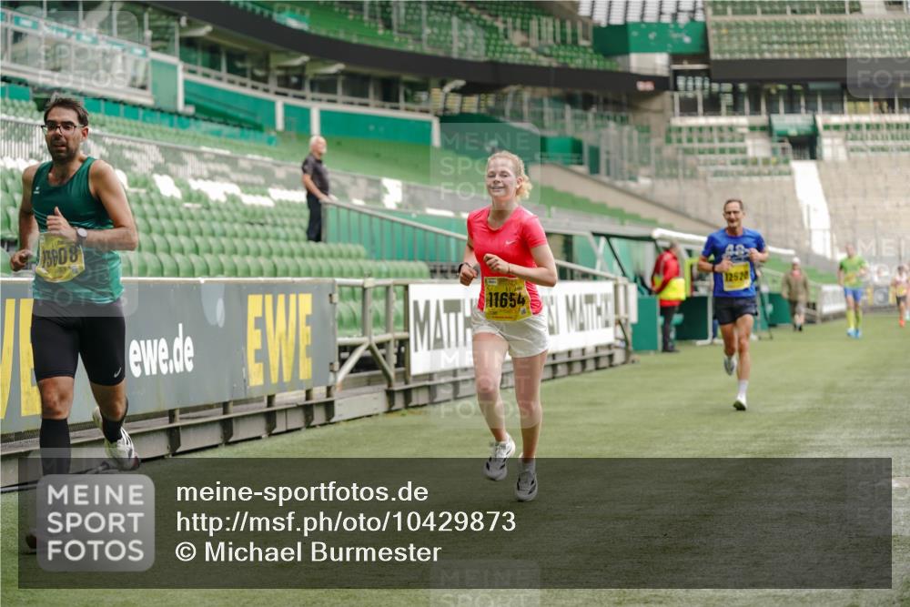 13.09.2026 - 21. swb-Marathon Bremen Michael Burmester http://msf.ph/oto/10429873 13.09.2026 10:21:04 Laufen im Stadion 10244, 10261, 10262, 10818, 10961, 10994, 11067, 11068, 11142, 11176, 11197, 11418, 11512, 11916, 11964, 12289, 12324, 12358, 12413, 12456, 12513, 12520, 12540, 13505, 13514, 13540, 13548, 13551, 13558, 13560, 13568, 13575, 13583, 13588, 13590, 13601, 13605, 13606, 13608, 13610, 13619, 13633, 13637, 10597, 12457, 12458, 13501, 13504, 13510, 13515, 13517, 13522, 13542, 13543, 13554, 13561, 13567, 13579, 13623, 13635 meine-sportfotos.de