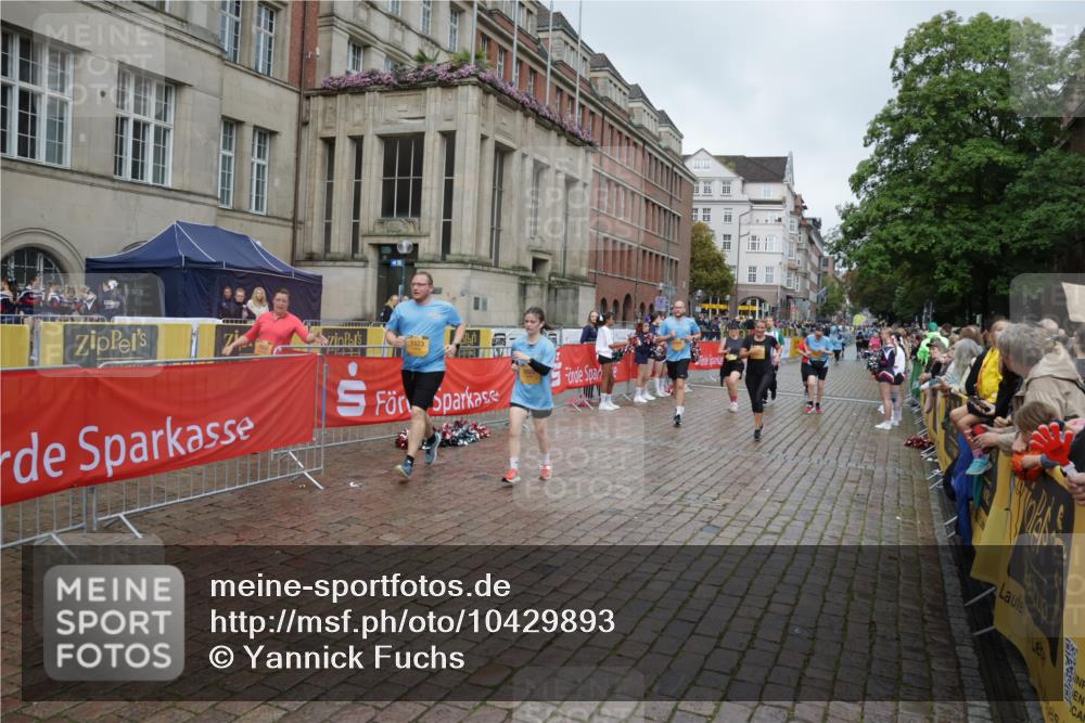 13.09.2026 - Kiel Lauf Yannick Fuchs http://msf.ph/oto/10429893 13.09.2026 11:11:25 Ziel 1079, 1460, 1655, 2192, 3346, 4090, 4589, 5869, 7181, 7431, 8127, 9693, 10067, 10882, 11361, 11417, 11719, 11947, 12845, 1523, 2251, 2512, 2628, 4019, 5341, 5920, 6756, 6852, 7473, 7930, 8314, 8315, 8468, 8826, 10380, 10661, 11644, 11934, 141, 1761, 3580, 4053, 6729, 9260, 9739, 9784, 11756, 12053, 1523, 5920, 6409, 6670, 8491, 10380, 11600 meine-sportfotos.de