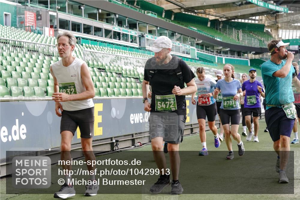 13.09.2026 - 21. swb-Marathon Bremen Michael Burmester http://msf.ph/oto/10429913 13.09.2026 13:27:27 Laufen im Stadion 111, 186, 202, 357, 364, 390, 478, 597, 726, 829, 833, 888, 925, 1077, 1220, 1412, 1473, 1496, 1530, 1608, 1618, 1700, 1769, 1958, 1961, 1984, 2236, 2273, 2309, 2388, 2404, 2428, 2502, 2507, 2508, 2542, 2558, 2576, 2582, 2592, 2656, 2675, 2725, 2748, 2817, 2875, 2876, 2923, 2965, 2970, 3045, 3047, 3050, 3073, 3084, 3184, 3219, 3359, 3433, 3540, 3592, 3629, 3756, 3885, 3907, 3978, 4457, 4660 meine-sportfotos.de