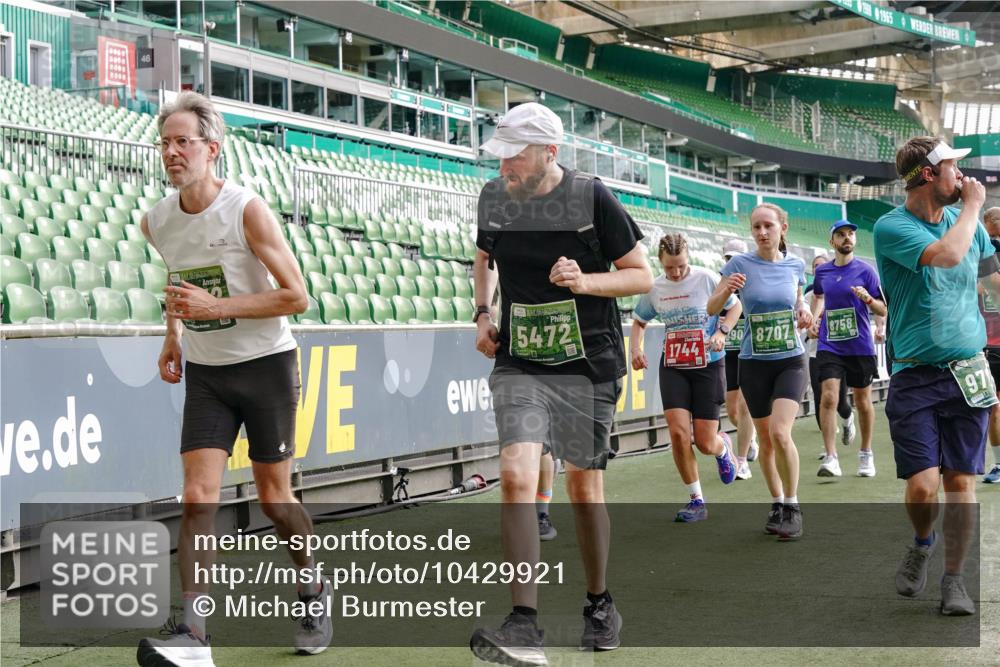 13.09.2026 - 21. swb-Marathon Bremen Michael Burmester http://msf.ph/oto/10429921 13.09.2026 13:27:27 Laufen im Stadion 111, 186, 202, 357, 364, 390, 478, 597, 726, 829, 833, 888, 925, 1077, 1220, 1412, 1473, 1496, 1530, 1608, 1618, 1700, 1769, 1958, 1961, 1984, 2236, 2273, 2309, 2388, 2404, 2428, 2502, 2507, 2508, 2542, 2558, 2576, 2582, 2592, 2656, 2675, 2725, 2748, 2817, 2875, 2876, 2923, 2965, 2970, 3045, 3047, 3050, 3073, 3084, 3184, 3219, 3359, 3433, 3540, 3592, 3629, 3756, 3885, 3907, 3978, 4457, 4660 meine-sportfotos.de
