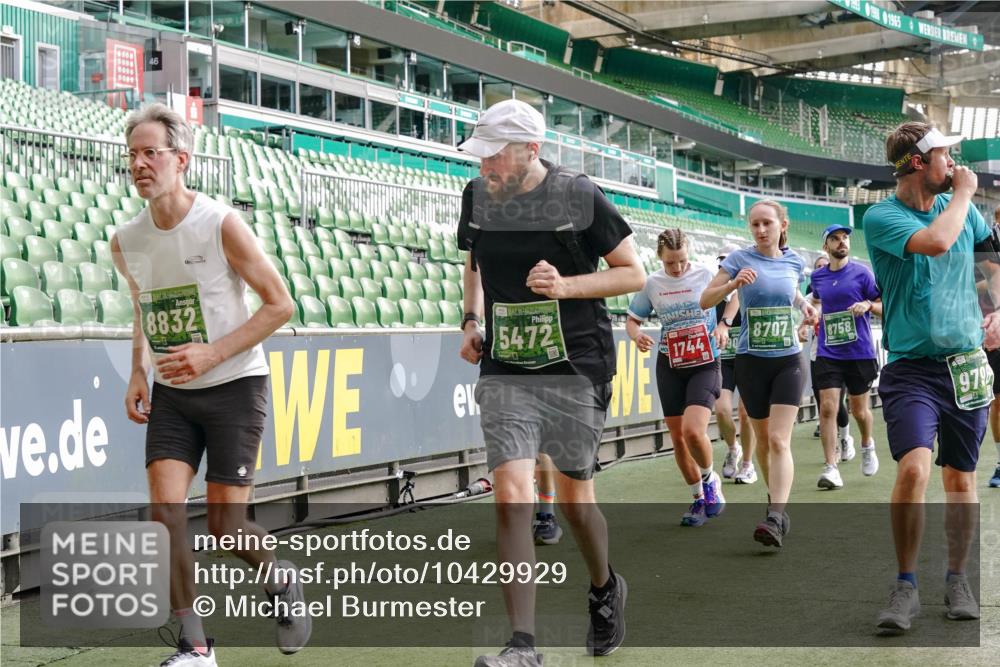 13.09.2026 - 21. swb-Marathon Bremen Michael Burmester http://msf.ph/oto/10429929 13.09.2026 13:27:27 Laufen im Stadion 111, 186, 202, 357, 364, 390, 478, 597, 726, 829, 833, 888, 925, 1077, 1220, 1412, 1473, 1496, 1530, 1608, 1618, 1700, 1769, 1958, 1961, 1984, 2236, 2273, 2309, 2388, 2404, 2428, 2502, 2507, 2508, 2542, 2558, 2576, 2582, 2592, 2656, 2675, 2725, 2748, 2817, 2875, 2876, 2923, 2965, 2970, 3045, 3047, 3050, 3073, 3084, 3184, 3219, 3359, 3433, 3540, 3592, 3629, 3756, 3885, 3907, 3978, 4457, 4660 meine-sportfotos.de