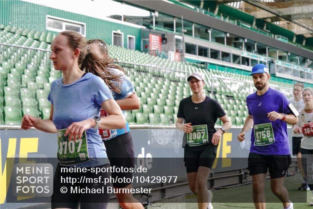13.09.2026 - 21. swb-Marathon Bremen Michael Burmester http://msf.ph/oto/10429977 13.09.2026 13:27:30 Laufen im Stadion 111, 186, 202, 357, 364, 390, 478, 597, 726, 829, 833, 888, 925, 1077, 1220, 1412, 1473, 1496, 1608, 1700, 1769, 1958, 1961, 1984, 2236, 2273, 2309, 2388, 2404, 2428, 2502, 2507, 2508, 2542, 2558, 2576, 2582, 2592, 2656, 2725, 2748, 2817, 2875, 2876, 2923, 2965, 2970, 3045, 3047, 3050, 3073, 3084, 3184, 3219, 3359, 3433, 3540, 3589, 3592, 3629, 3756, 3885, 3907, 3978, 4238, 4457, 4660 meine-sportfotos.de