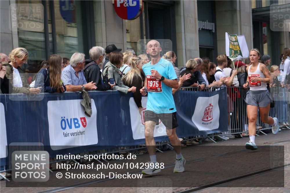 13.09.2026 - 21. swb-Marathon Bremen Strokosch-Dieckow http://msf.ph/oto/10429988 13.09.2026 13:10:00 Ziel 604, 640, 957, 1277, 3959, 5532, 8033, 8064, 8709, 195, 538, 567, 623, 1723, 1975, 2020, 2750, 4781, 4782, 5627, 8835, 9241, 9277, 9804, 9817 meine-sportfotos.de