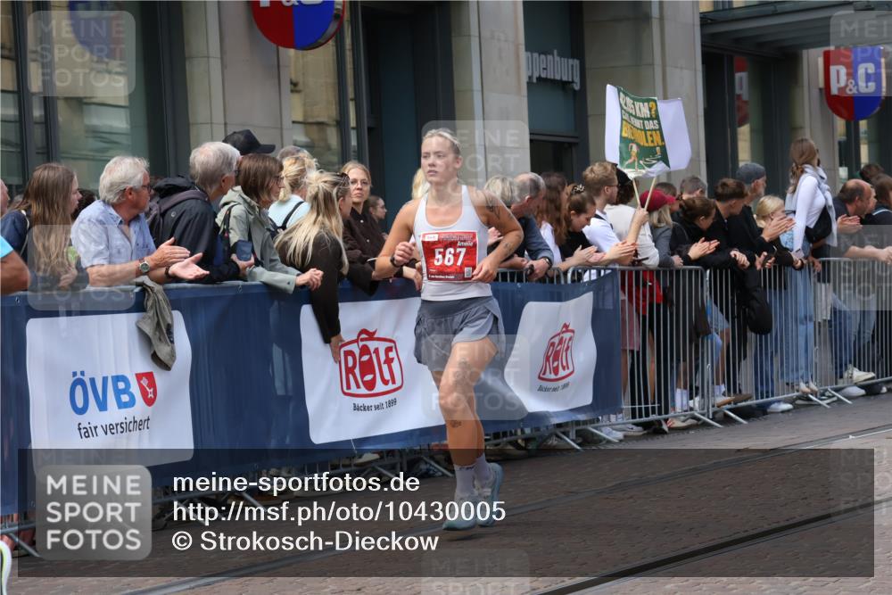 13.09.2026 - 21. swb-Marathon Bremen Strokosch-Dieckow http://msf.ph/oto/10430005 13.09.2026 13:10:01 Ziel 604, 640, 957, 1277, 3959, 5532, 7881, 8033, 8064, 8709, 195, 538, 567, 623, 1723, 1975, 2020, 2750, 4781, 5627, 8835, 9241, 9277, 9804, 9817 meine-sportfotos.de