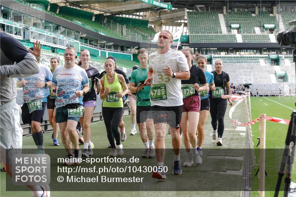13.09.2026 - 21. swb-Marathon Bremen Michael Burmester http://msf.ph/oto/10430050 13.09.2026 13:27:34 Laufen im Stadion 111, 186, 202, 357, 364, 390, 478, 597, 726, 829, 833, 888, 925, 1077, 1220, 1412, 1473, 1496, 1608, 1700, 1769, 1958, 1961, 1984, 2236, 2273, 2309, 2388, 2404, 2428, 2502, 2507, 2508, 2542, 2558, 2576, 2582, 2592, 2725, 2748, 2817, 2875, 2876, 2923, 2965, 2970, 3045, 3047, 3050, 3073, 3084, 3184, 3219, 3359, 3540, 3589, 3592, 3629, 3756, 3826, 3885, 3907, 3978, 4238, 4457, 4660 meine-sportfotos.de