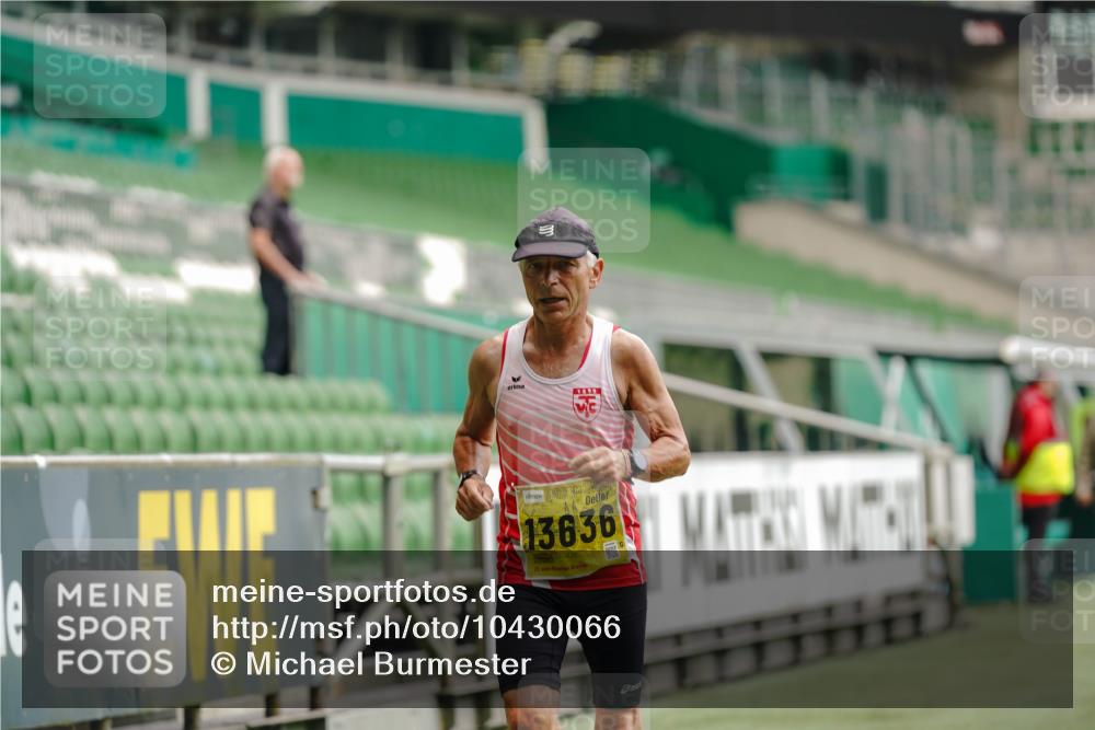 13.09.2026 - 21. swb-Marathon Bremen Michael Burmester http://msf.ph/oto/10430066 13.09.2026 10:21:19 Laufen im Stadion 10244, 10261, 10262, 10818, 10961, 10994, 11067, 11068, 11083, 11142, 11176, 11197, 11418, 11512, 11619, 11738, 11854, 11916, 11964, 12289, 12324, 12358, 12413, 12456, 12513, 12520, 12540, 13505, 13514, 13535, 13540, 13548, 13551, 13558, 13560, 13568, 13575, 13583, 13588, 13590, 13601, 13605, 13606, 13608, 13610, 13619, 13633, 13636, 13637, 12457, 12458, 13504, 13510, 13517, 13522, 13533, 13536, 13542, 13543, 13554, 13561, 13564, 13579, 13623 meine-sportfotos.de