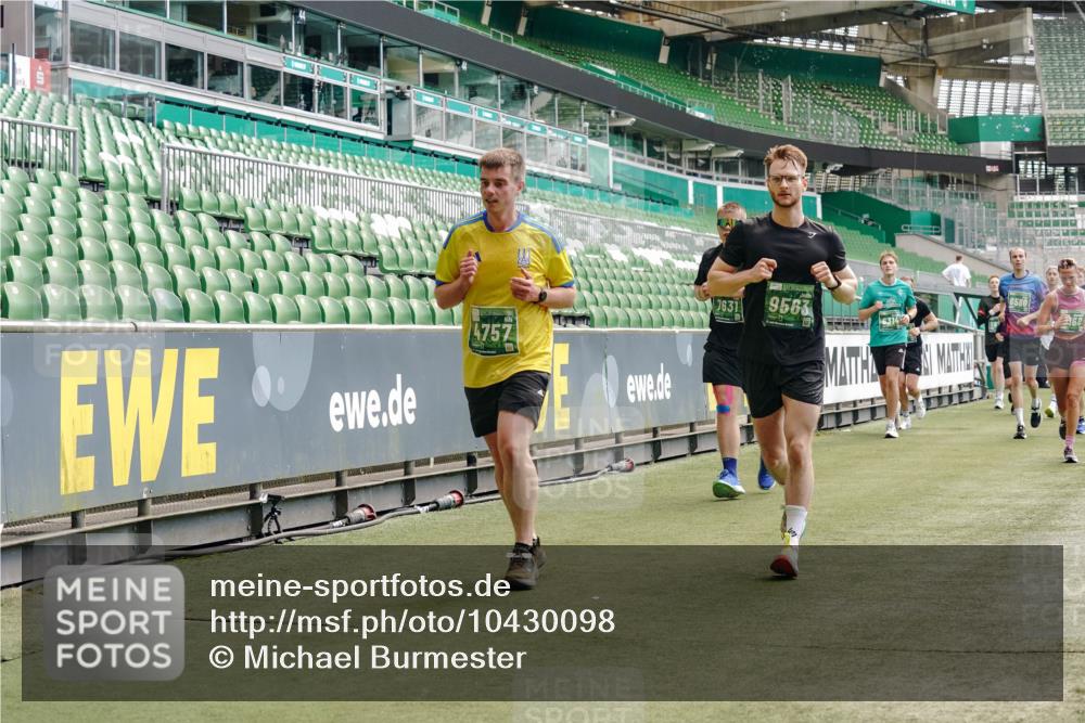 13.09.2026 - 21. swb-Marathon Bremen Michael Burmester http://msf.ph/oto/10430098 13.09.2026 13:03:41 Laufen im Stadion 209, 210, 488, 534, 596, 725, 762, 881, 936, 940, 1014, 1250, 1343, 1458, 1460, 1479, 1611, 1649, 1653, 1771, 2223, 2276, 2364, 2369, 2378, 2421, 2434, 2513, 2625, 2668, 2779, 2851, 2872, 2891, 2900, 2934, 2977, 3028, 3114, 3135, 3258, 3360, 3402, 3425, 3454, 3460, 3496, 3510, 3521, 3576, 3579, 3585, 3597, 3603, 3618, 3721, 3796, 3846, 3852, 3859, 3893, 3909, 3938, 3970, 3983, 4000, 4077, 4133, 4506, 4558, 242 meine-sportfotos.de