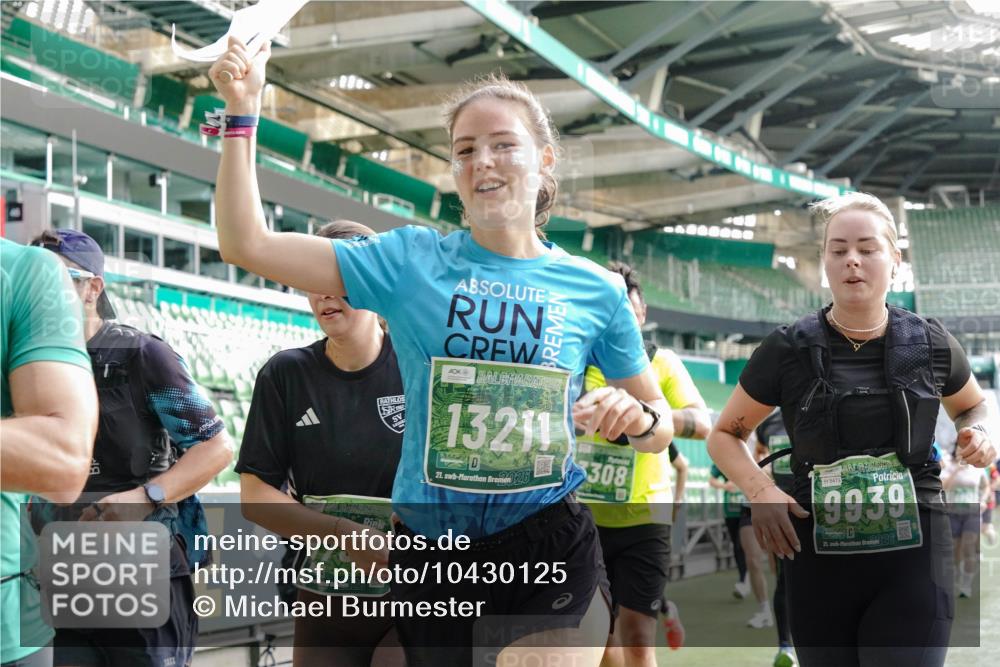 13.09.2026 - 21. swb-Marathon Bremen Michael Burmester http://msf.ph/oto/10430125 13.09.2026 13:27:37 Laufen im Stadion 111, 186, 202, 357, 364, 390, 478, 597, 726, 829, 833, 888, 925, 1077, 1220, 1412, 1473, 1496, 1608, 1700, 1769, 1958, 1961, 1984, 2236, 2273, 2309, 2388, 2404, 2428, 2502, 2507, 2508, 2542, 2574, 2576, 2582, 2592, 2725, 2748, 2817, 2875, 2876, 2923, 2965, 3045, 3047, 3050, 3073, 3084, 3184, 3219, 3359, 3540, 3589, 3592, 3629, 3756, 3826, 3885, 3907, 3978, 4238, 4457, 4660 meine-sportfotos.de