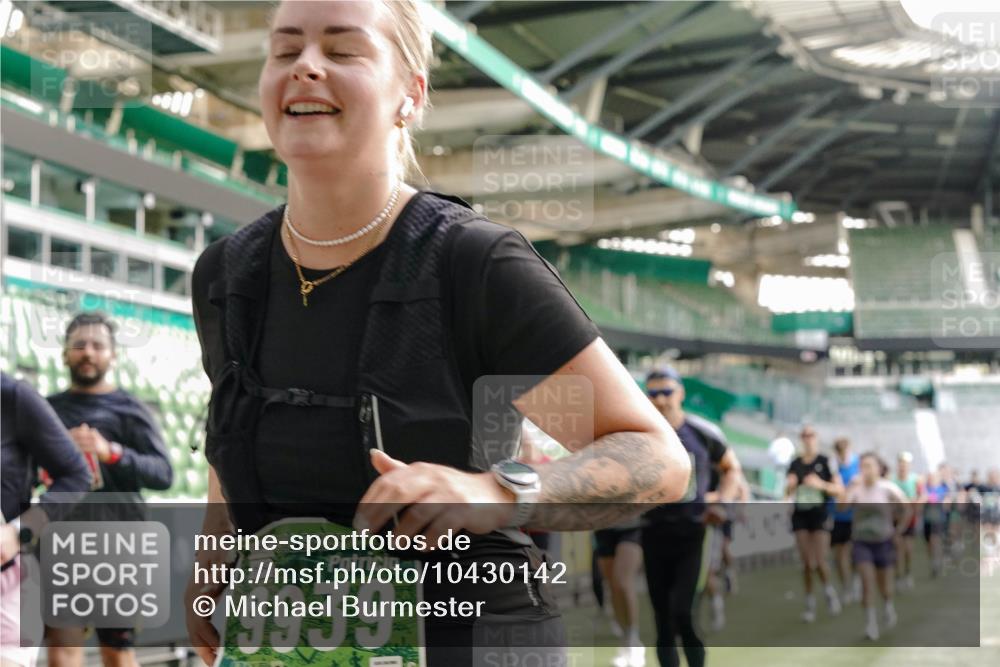 13.09.2026 - 21. swb-Marathon Bremen Michael Burmester http://msf.ph/oto/10430142 13.09.2026 13:27:38 Laufen im Stadion 111, 186, 202, 357, 364, 390, 478, 597, 726, 829, 833, 888, 925, 1077, 1220, 1412, 1473, 1496, 1608, 1700, 1769, 1958, 1961, 1984, 2236, 2273, 2309, 2388, 2404, 2428, 2502, 2507, 2542, 2574, 2576, 2582, 2592, 2725, 2748, 2817, 2875, 2876, 2923, 2965, 3045, 3047, 3050, 3073, 3084, 3184, 3219, 3359, 3540, 3589, 3592, 3629, 3756, 3826, 3885, 3907, 3978, 4108, 4238, 4457, 4660 meine-sportfotos.de