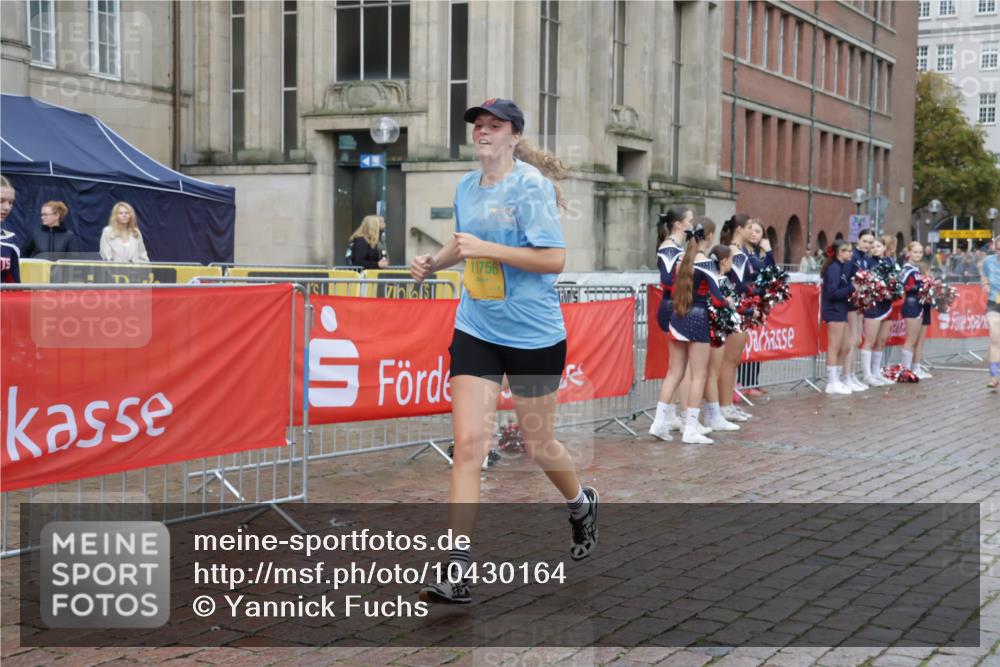 13.09.2026 - Kiel Lauf Yannick Fuchs http://msf.ph/oto/10430164 13.09.2026 11:12:14 Ziel 1000, 1580, 1782, 2118, 5249, 6051, 6053, 10397, 2950, 3580, 5156, 5227, 5387, 6965, 9296, 9572, 9661, 10397, 11713, 11756, 625, 2968, 9571, 141, 1761, 4053, 6729, 9260, 9739, 9784, 11756, 12053 meine-sportfotos.de