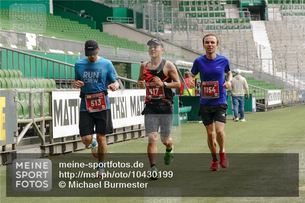 13.09.2026 - 21. swb-Marathon Bremen Michael Burmester http://msf.ph/oto/10430199 13.09.2026 12:17:13 Laufen im Stadion 513, 917, 1154, 1190, 1192, 1263, 245, 317, 443, 540, 796, 822, 1149 meine-sportfotos.de