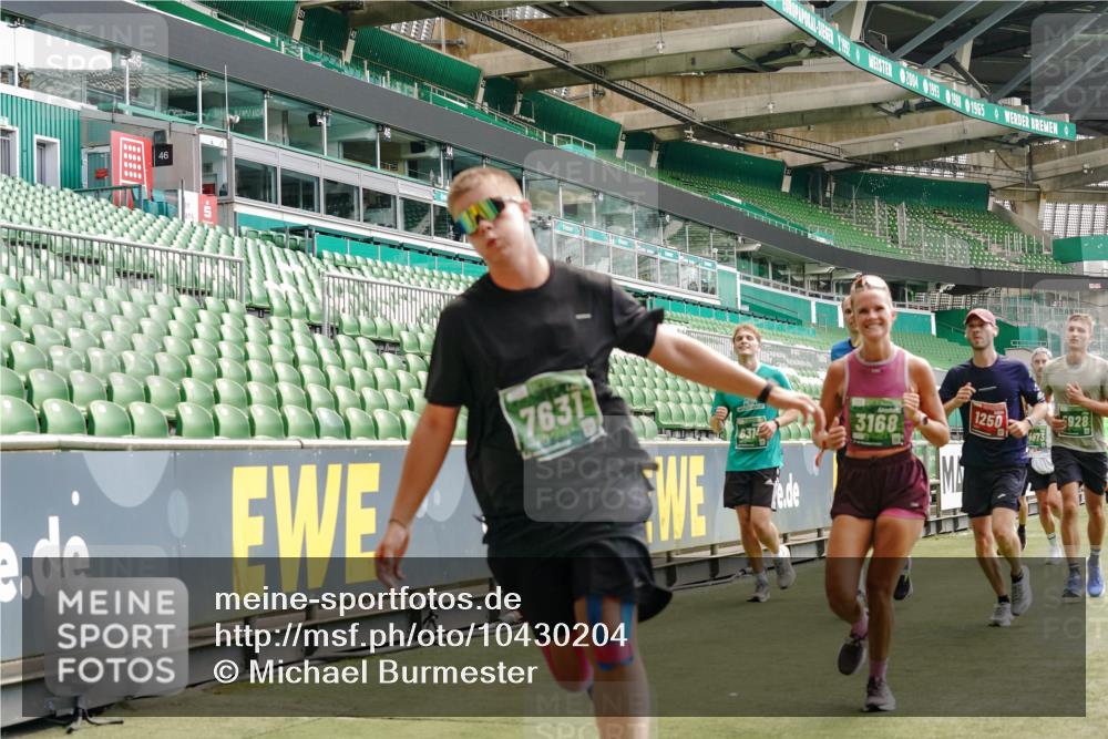 13.09.2026 - 21. swb-Marathon Bremen Michael Burmester http://msf.ph/oto/10430204 13.09.2026 13:03:45 Laufen im Stadion 209, 210, 488, 534, 565, 596, 725, 762, 881, 936, 940, 1014, 1343, 1373, 1458, 1460, 1479, 1611, 1649, 1653, 1771, 2223, 2276, 2364, 2369, 2421, 2434, 2513, 2625, 2668, 2779, 2851, 2872, 2891, 2900, 2934, 2977, 3028, 3114, 3135, 3217, 3258, 3360, 3402, 3419, 3425, 3454, 3460, 3496, 3510, 3521, 3576, 3579, 3585, 3597, 3603, 3618, 3721, 3796, 3846, 3852, 3859, 3893, 3909, 3938, 3970, 3983, 4000, 4077, 4133, 4506, 4558, 242 meine-sportfotos.de