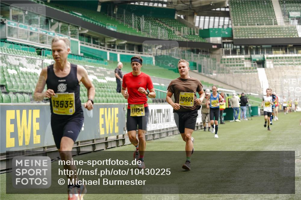 13.09.2026 - 21. swb-Marathon Bremen Michael Burmester http://msf.ph/oto/10430225 13.09.2026 10:21:29 Laufen im Stadion 10244, 10261, 10262, 10818, 10961, 10994, 11067, 11068, 11083, 11142, 11176, 11418, 11512, 11619, 11738, 11854, 11916, 11944, 11964, 12289, 12324, 12358, 12413, 12456, 12513, 12520, 12540, 13505, 13514, 13535, 13540, 13548, 13551, 13558, 13559, 13568, 13575, 13583, 13587, 13588, 13590, 13601, 13605, 13606, 13608, 13610, 13619, 13633, 13636, 13637, 12457, 12458, 13504, 13510, 13522, 13533, 13534, 13536, 13542, 13543, 13554, 13561, 13564, 13579, 13623 meine-sportfotos.de