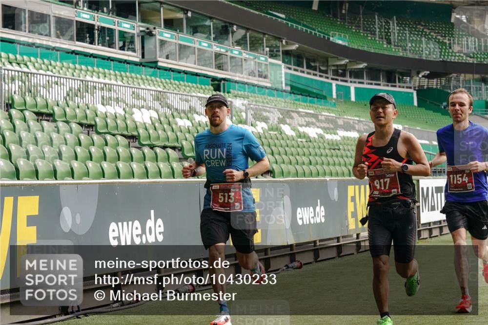 13.09.2026 - 21. swb-Marathon Bremen Michael Burmester http://msf.ph/oto/10430233 13.09.2026 12:17:15 Laufen im Stadion 513, 917, 1154, 1190, 1192, 1263, 245, 317, 540, 796, 822, 1149 meine-sportfotos.de