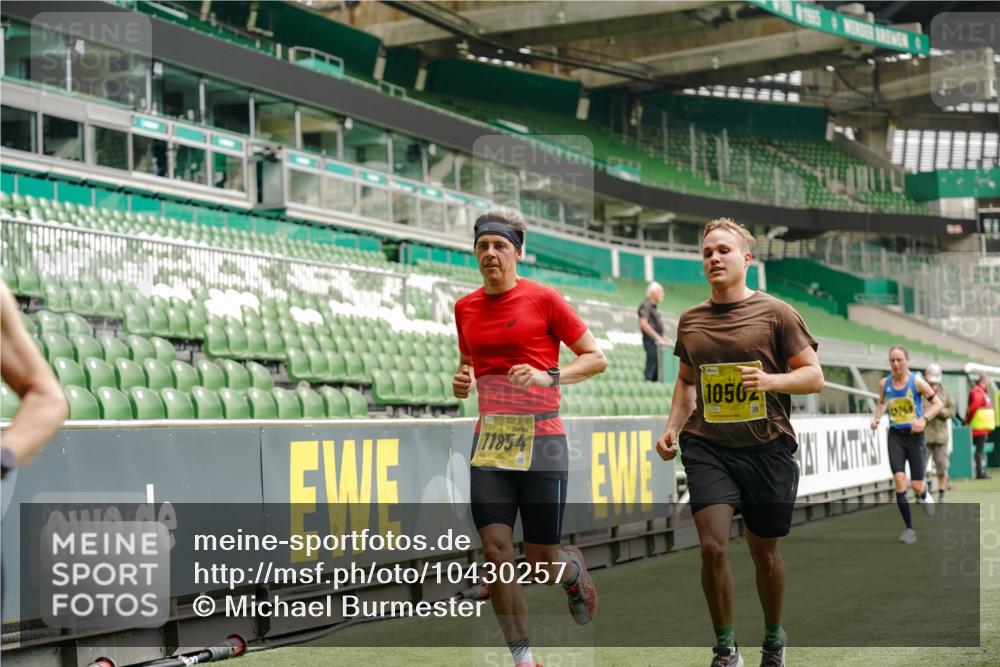 13.09.2026 - 21. swb-Marathon Bremen Michael Burmester http://msf.ph/oto/10430257 13.09.2026 10:21:30 Laufen im Stadion 10244, 10261, 10262, 10302, 10818, 10961, 10994, 11067, 11068, 11083, 11142, 11176, 11418, 11512, 11619, 11738, 11854, 11916, 11944, 11964, 12289, 12324, 12358, 12413, 12456, 12513, 12520, 12540, 13505, 13514, 13535, 13540, 13548, 13551, 13558, 13559, 13568, 13575, 13583, 13587, 13588, 13590, 13601, 13605, 13606, 13608, 13619, 13633, 13636, 13637, 12457, 12458, 13504, 13510, 13522, 13533, 13534, 13536, 13542, 13543, 13554, 13561, 13564, 13579 meine-sportfotos.de