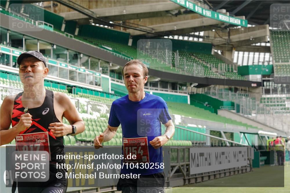 13.09.2026 - 21. swb-Marathon Bremen Michael Burmester http://msf.ph/oto/10430258 13.09.2026 12:17:16 Laufen im Stadion 513, 917, 1154, 1190, 1192, 1263, 245, 317, 540, 796, 822, 1149 meine-sportfotos.de