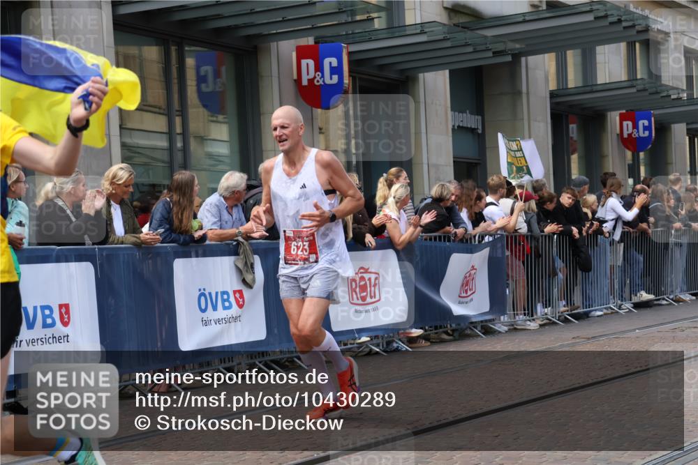 13.09.2026 - 21. swb-Marathon Bremen Strokosch-Dieckow http://msf.ph/oto/10430289 13.09.2026 13:10:15 Ziel 604, 640, 1181, 1277, 1498, 1554, 2347, 2605, 3959, 4727, 5066, 5152, 5532, 5620, 5648, 6267, 7881, 8033, 8709, 538, 623, 957, 2020, 4781, 5627, 8064, 9817 meine-sportfotos.de