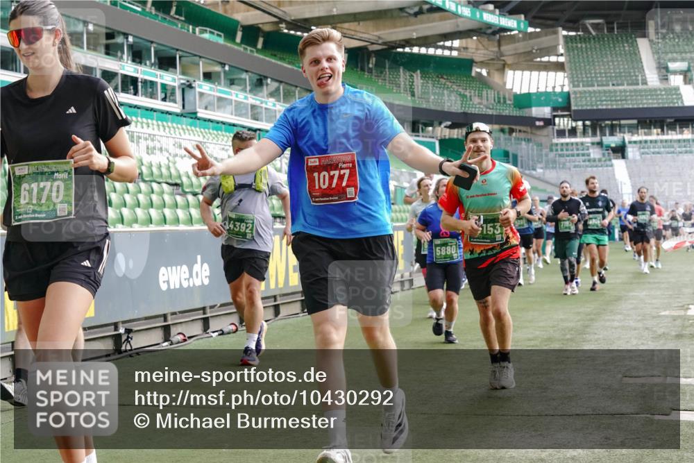13.09.2026 - 21. swb-Marathon Bremen Michael Burmester http://msf.ph/oto/10430292 13.09.2026 13:27:45 Laufen im Stadion 111, 186, 357, 364, 390, 478, 597, 726, 829, 833, 888, 925, 1077, 1220, 1298, 1325, 1412, 1496, 1608, 1700, 1741, 1769, 1958, 1961, 1984, 2236, 2273, 2309, 2388, 2404, 2428, 2472, 2502, 2507, 2542, 2574, 2576, 2582, 2725, 2743, 2748, 2817, 2875, 2876, 2923, 2965, 3045, 3050, 3061, 3073, 3084, 3184, 3219, 3540, 3589, 3592, 3629, 3694, 3756, 3826, 3853, 3885, 3907, 3978, 4108, 4238, 4457, 4660 meine-sportfotos.de