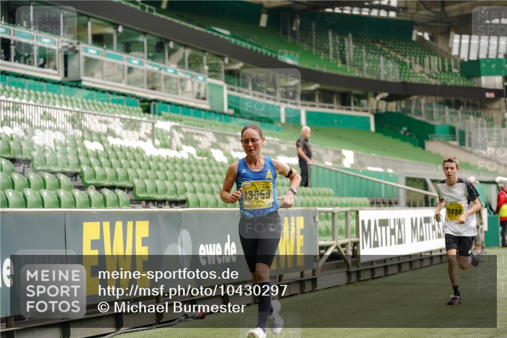 13.09.2026 - 21. swb-Marathon Bremen Michael Burmester http://msf.ph/oto/10430297 13.09.2026 10:21:33 Laufen im Stadion 10244, 10261, 10262, 10302, 10818, 10926, 10961, 10994, 11067, 11068, 11083, 11142, 11176, 11512, 11619, 11738, 11854, 11916, 11944, 11964, 12289, 12324, 12413, 12456, 12513, 12520, 12540, 13505, 13514, 13535, 13540, 13548, 13551, 13558, 13559, 13568, 13575, 13583, 13587, 13588, 13590, 13605, 13606, 13608, 13619, 13633, 13636, 13637, 12457, 12458, 13504, 13510, 13522, 13533, 13534, 13536, 13543, 13554, 13561, 13564, 13579 meine-sportfotos.de