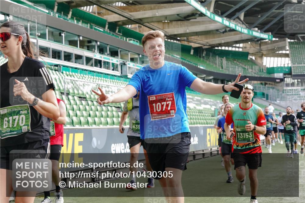 13.09.2026 - 21. swb-Marathon Bremen Michael Burmester http://msf.ph/oto/10430305 13.09.2026 13:27:45 Laufen im Stadion 111, 186, 357, 364, 390, 478, 597, 726, 829, 833, 888, 925, 1077, 1220, 1298, 1325, 1412, 1496, 1608, 1700, 1741, 1769, 1958, 1961, 1984, 2236, 2273, 2309, 2388, 2404, 2428, 2472, 2502, 2507, 2542, 2574, 2576, 2582, 2725, 2743, 2748, 2817, 2875, 2876, 2923, 2965, 3045, 3050, 3061, 3073, 3084, 3184, 3219, 3540, 3589, 3592, 3629, 3694, 3756, 3826, 3853, 3885, 3907, 3978, 4108, 4238, 4457, 4660 meine-sportfotos.de