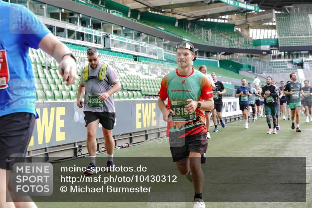 13.09.2026 - 21. swb-Marathon Bremen Michael Burmester http://msf.ph/oto/10430312 13.09.2026 13:27:46 Laufen im Stadion 111, 186, 357, 364, 390, 478, 597, 726, 829, 833, 888, 925, 1077, 1220, 1298, 1325, 1412, 1496, 1608, 1700, 1741, 1769, 1958, 1961, 1984, 2236, 2273, 2309, 2388, 2404, 2428, 2472, 2502, 2507, 2542, 2574, 2576, 2582, 2725, 2743, 2748, 2817, 2875, 2876, 2923, 2965, 3045, 3050, 3061, 3073, 3084, 3154, 3184, 3219, 3540, 3589, 3592, 3629, 3694, 3756, 3826, 3853, 3885, 3907, 3978, 4108, 4238, 4457, 4660 meine-sportfotos.de