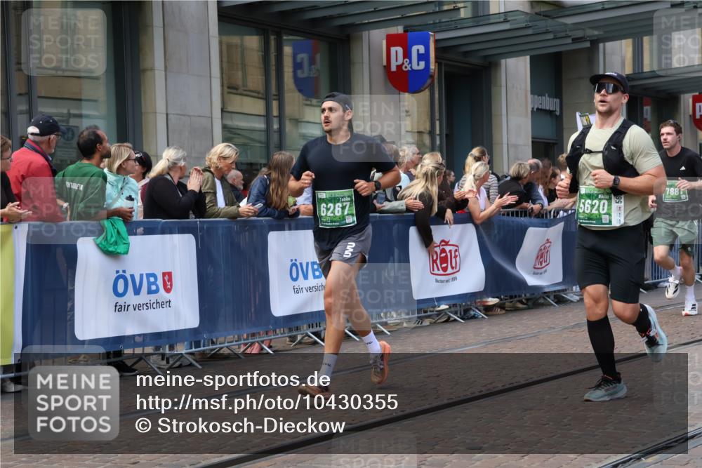 13.09.2026 - 21. swb-Marathon Bremen Strokosch-Dieckow http://msf.ph/oto/10430355 13.09.2026 13:10:19 Ziel 640, 1181, 1277, 1385, 1498, 1554, 2347, 2605, 4727, 5066, 5152, 5155, 5387, 5620, 5648, 6267, 7881, 8033, 9659, 13248, 538, 604, 623, 957, 2020, 3959, 4781, 5532, 5627, 8033, 8064, 8709, 9817 meine-sportfotos.de
