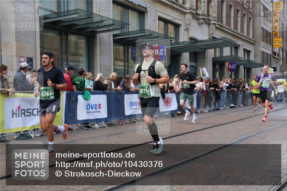 13.09.2026 - 21. swb-Marathon Bremen Strokosch-Dieckow http://msf.ph/oto/10430376 13.09.2026 13:10:20 Ziel 384, 640, 1181, 1277, 1385, 1498, 1554, 2347, 2605, 4727, 5066, 5152, 5155, 5168, 5387, 5620, 5648, 6267, 7115, 7881, 9659, 13248, 538, 604, 623, 957, 2020, 3959, 4781, 5532, 5627, 8033, 8064, 8709, 9817 meine-sportfotos.de