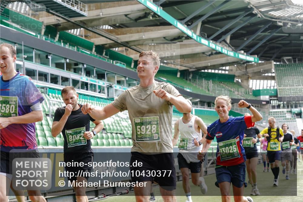 13.09.2026 - 21. swb-Marathon Bremen Michael Burmester http://msf.ph/oto/10430377 13.09.2026 13:03:47 Laufen im Stadion 209, 210, 488, 534, 565, 596, 725, 762, 881, 936, 940, 1014, 1343, 1373, 1458, 1460, 1479, 1611, 1649, 1653, 1771, 2223, 2276, 2364, 2369, 2421, 2434, 2513, 2625, 2668, 2779, 2851, 2872, 2891, 2900, 2934, 2957, 2977, 3028, 3114, 3135, 3217, 3258, 3360, 3402, 3419, 3425, 3454, 3460, 3496, 3510, 3521, 3576, 3579, 3585, 3597, 3603, 3618, 3721, 3796, 3846, 3852, 3859, 3893, 3909, 3938, 3970, 3983, 4077, 4133, 4506, 4558, 242 meine-sportfotos.de