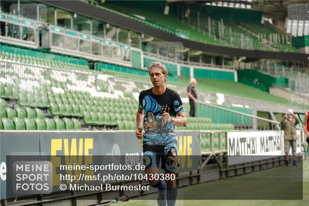 13.09.2026 - 21. swb-Marathon Bremen Michael Burmester http://msf.ph/oto/10430380 13.09.2026 10:21:37 Laufen im Stadion 10244, 10261, 10262, 10302, 10818, 10926, 10961, 10994, 11067, 11068, 11083, 11142, 11176, 11338, 11454, 11512, 11619, 11738, 11854, 11916, 11944, 11964, 12289, 12324, 12413, 12456, 12513, 12520, 12538, 12540, 13505, 13507, 13514, 13535, 13539, 13540, 13548, 13551, 13558, 13559, 13568, 13575, 13583, 13587, 13588, 13590, 13605, 13606, 13608, 13619, 13633, 13636, 13637, 12457, 12458, 13504, 13510, 13522, 13533, 13534, 13536, 13543, 13554, 13561, 13564 meine-sportfotos.de