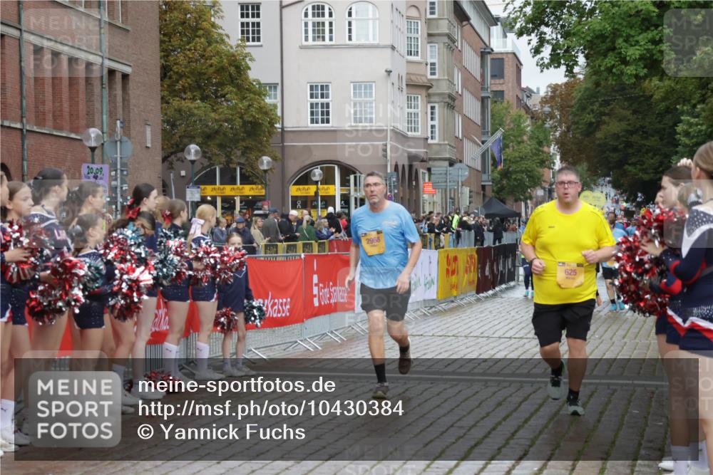 13.09.2026 - Kiel Lauf Yannick Fuchs http://msf.ph/oto/10430384 13.09.2026 11:12:55 Ziel 1168, 3622, 4461, 5061, 7065, 9799, 625, 1602, 2827, 2968, 3598, 4461, 4899, 5027, 9300, 9571, 11599, 12193, 12396, 2696, 3882, 5472, 11369, 1000, 1580, 1782, 2118, 5249, 6051 meine-sportfotos.de